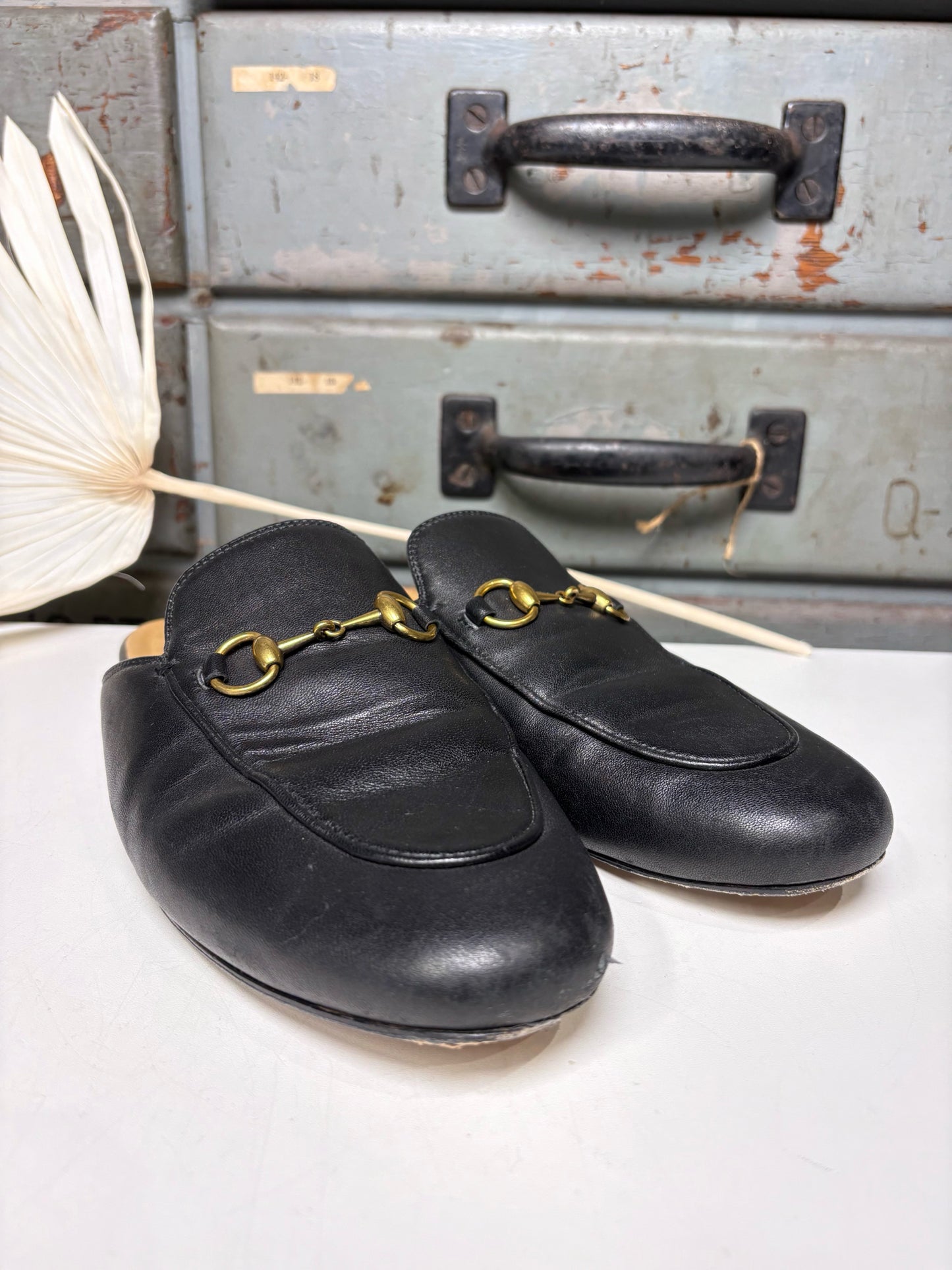 W Shoe Size 38 (7.5 - 8) Gucci Black Leather Slip-ons