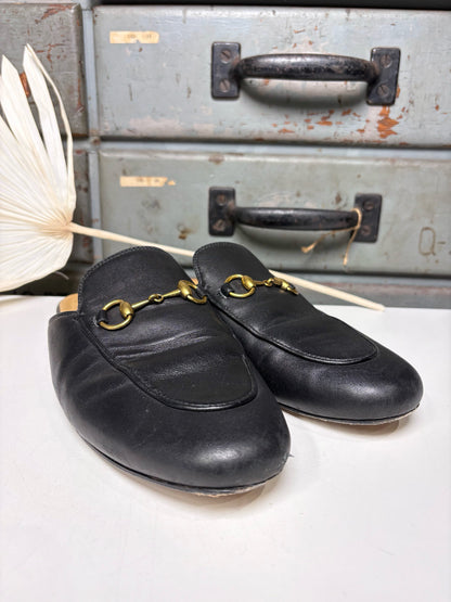W Shoe Size 38 (7.5 - 8) Gucci Black Leather Slip-ons
