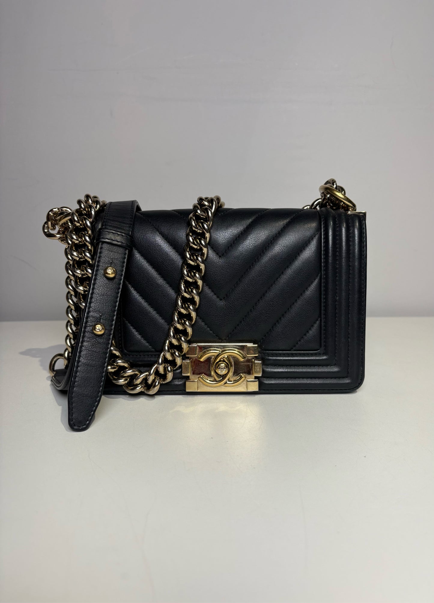 Chanel Small Boy Bag Quilted Calfskin, Ruthenium Black Pre-owned Purse