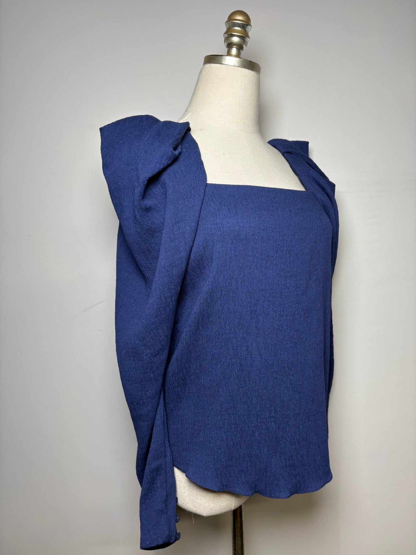 Women Size 6 Johanna Ortiz Navy Blue Textured Square Neckline Pre-owned Top
