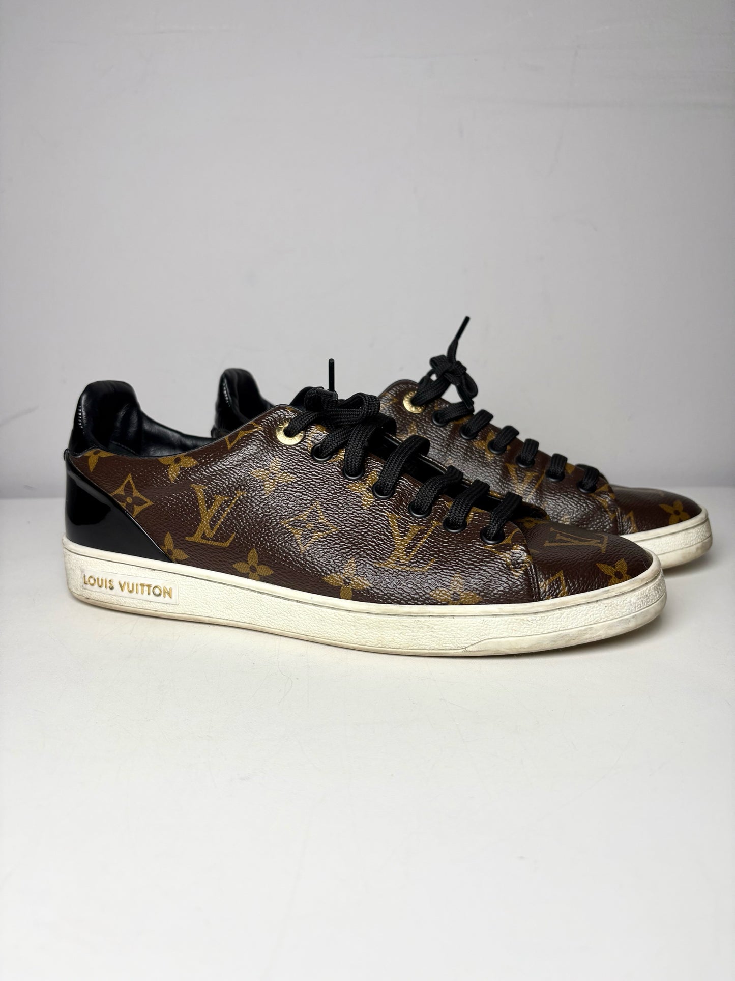W Shoe Size 39 (8.5 - 9 US) Louis Vuitton Brown, Black Coated Canvas Sneakers