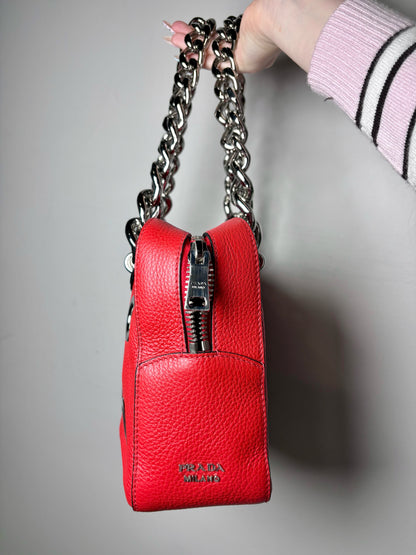 Women's Prada Vitello Daina Silver Grommets Leather Pre-owned Red Bag