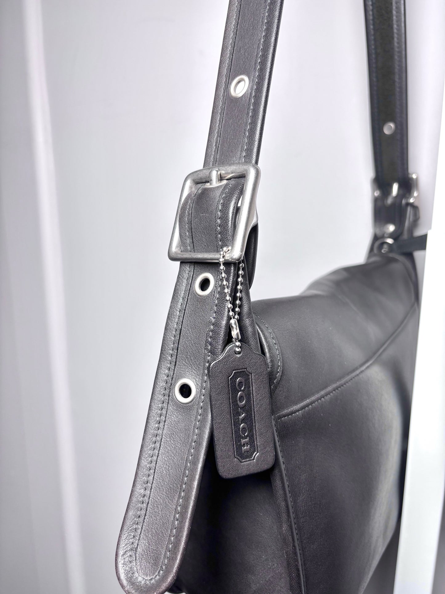 Leather Coach Solid Vintage Leather Pre-owned Black Genuine Leather Medium Purse