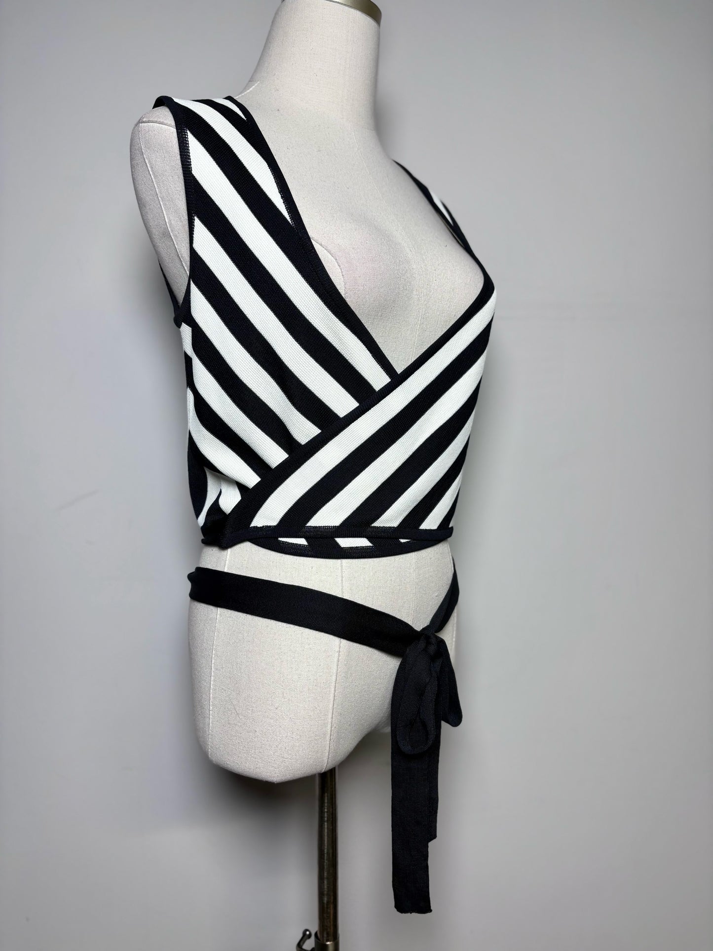 Women Size 46 Dolce & Gabbana Black & White Chevron Vintage Pre-owned Vest