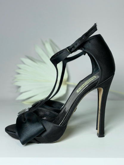 W Shoe Size 8 Badgley Mischka Black Satin Heels
