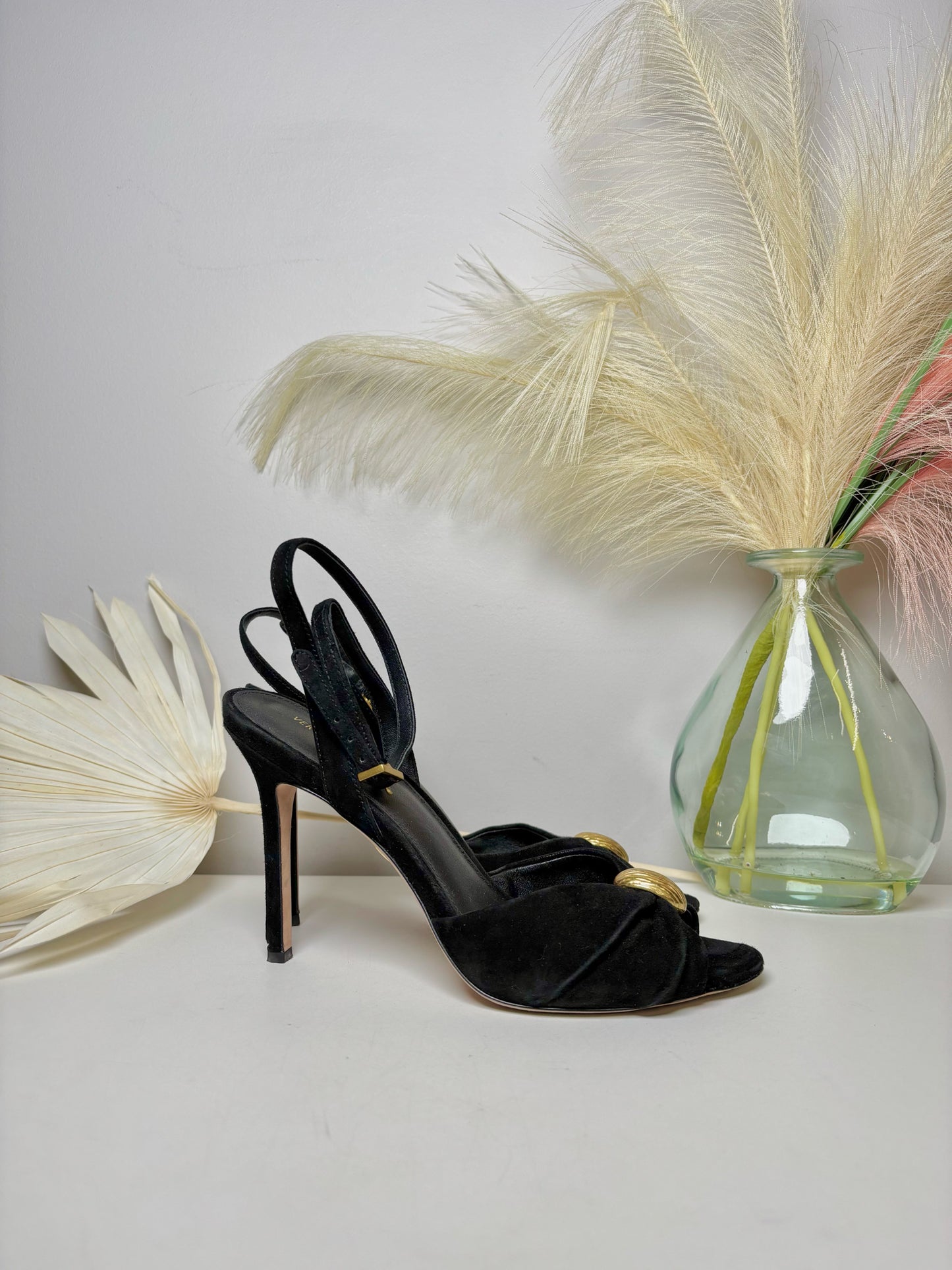 W Shoe Size 8.5 Veronica Beard Black Suede Heels