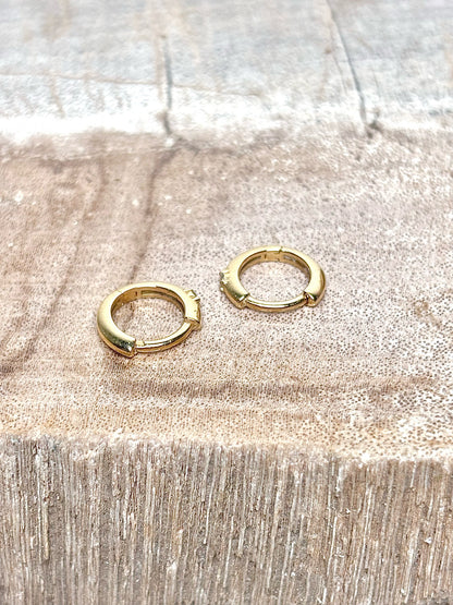 Gorjana Diamond Solitaire 14K Gold Huggie Earrings