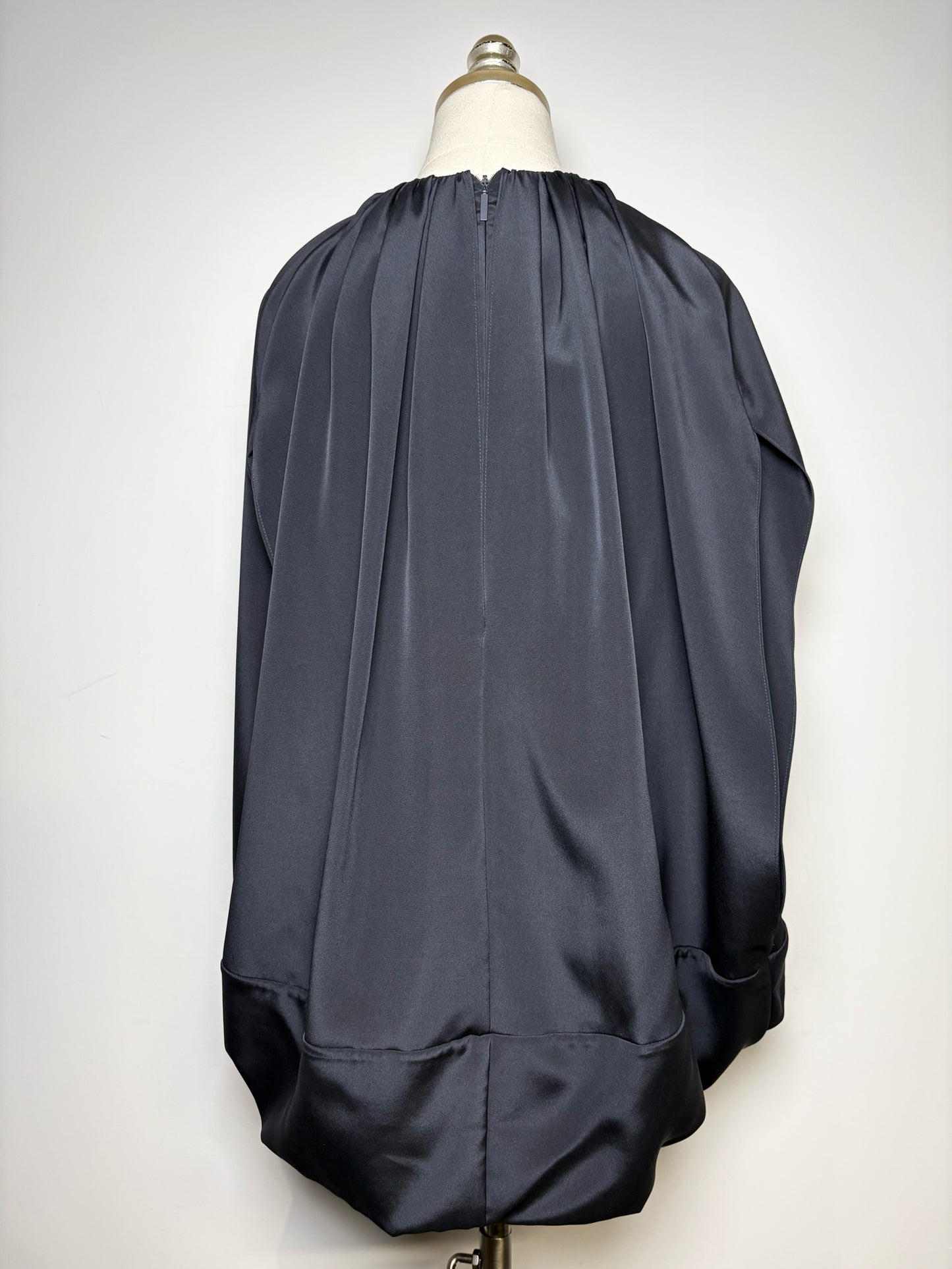 Women Size 8 Tibi Cocoon Layers Black Solid Blend NWT Pre-owned Top