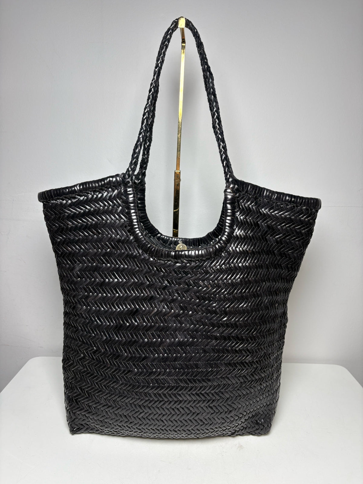Women's Dragon Diffusion Black Handwoven Leather NS Diagonal Pre-Owned Basket Tote Bag