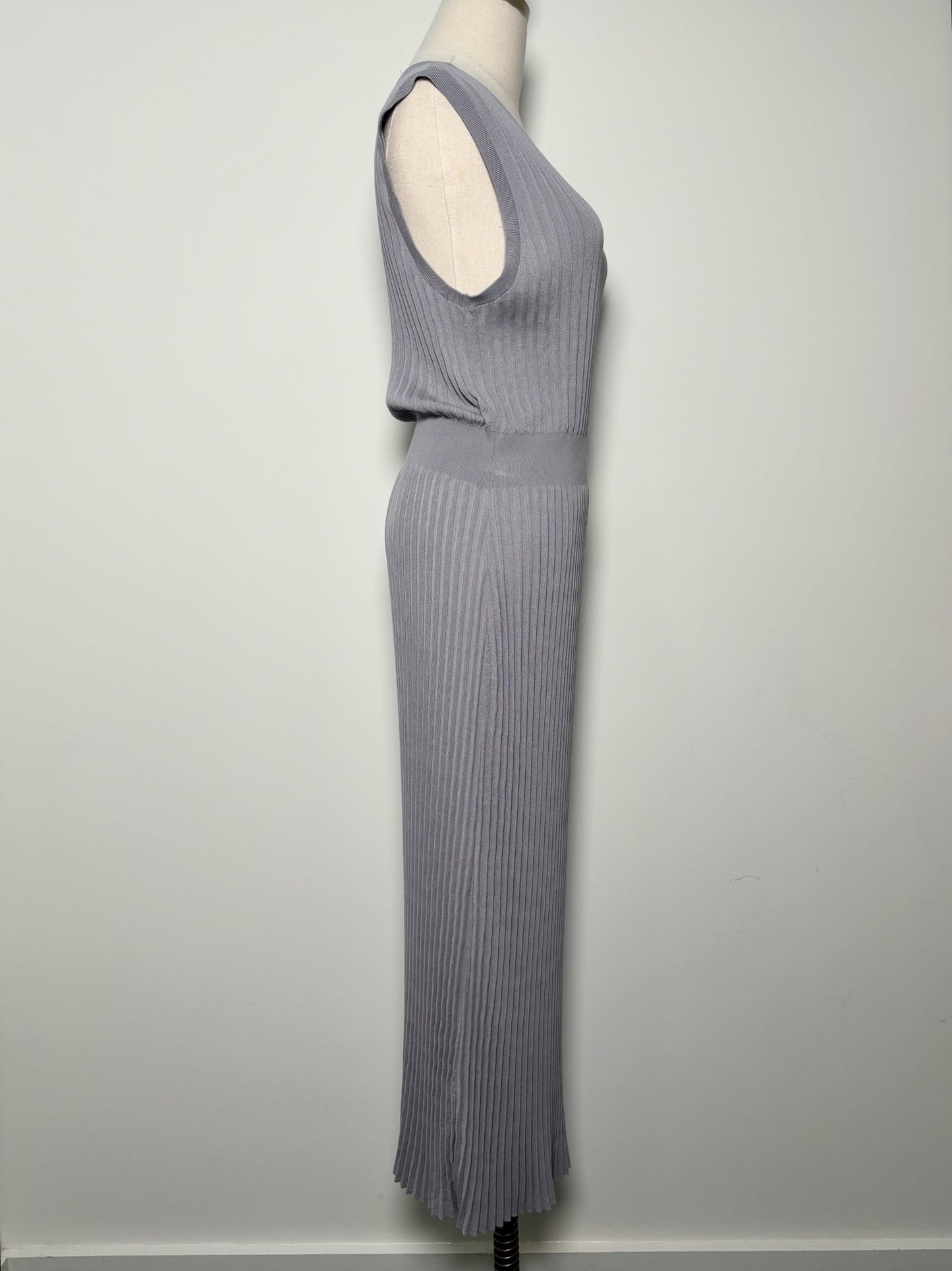 Women Size L Theory Gray Solid Pleated Center Knit Maxi Dress