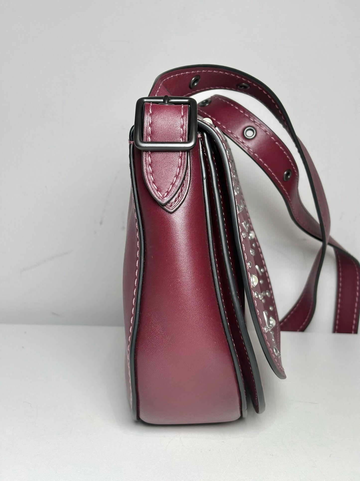 Women's Coach 20115 Pearls, Grommets Leather Pre-owned Bordeaux Saddle Bag