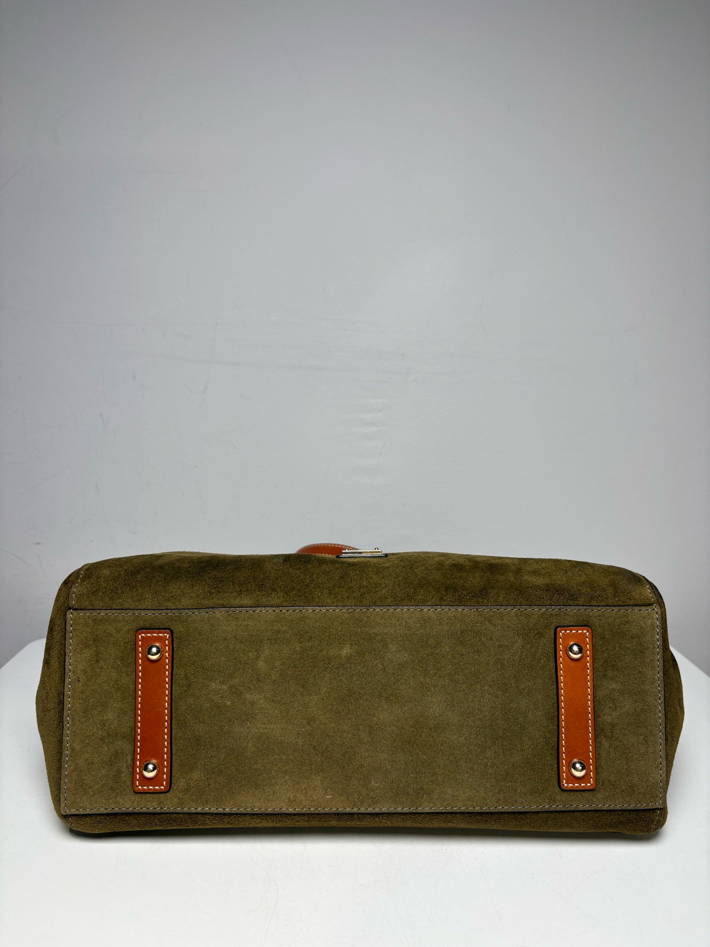 Women's Dooney & Bourke Solid Suede Pre-owned Olive Green Satchel