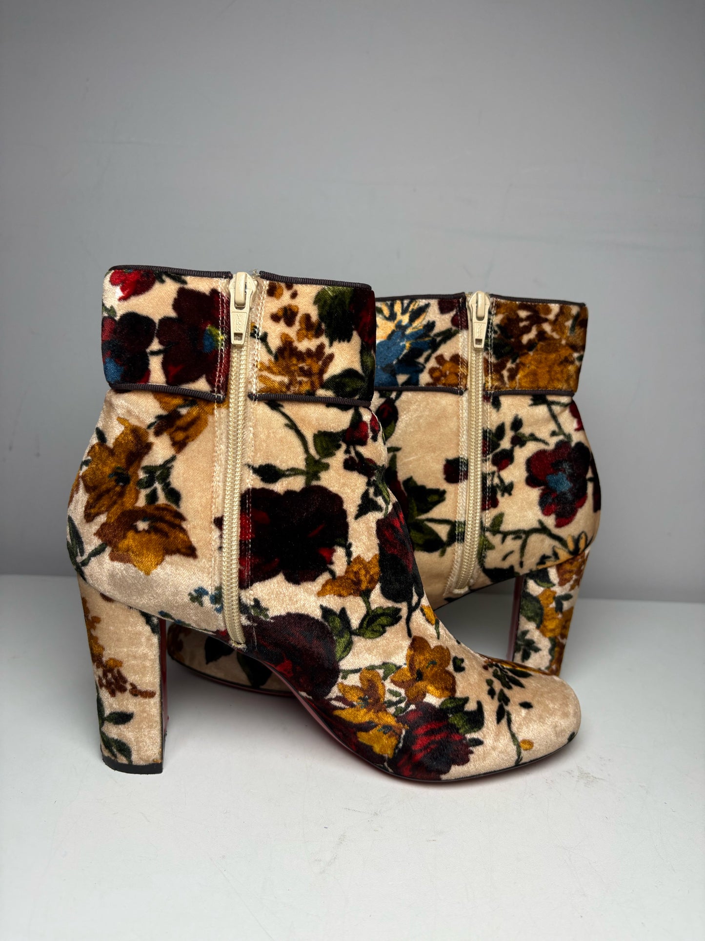 Women's Shoe Size 38.5 Christian Louboutin Moulamax Cream Velvet Floral Pre-Owned Boots