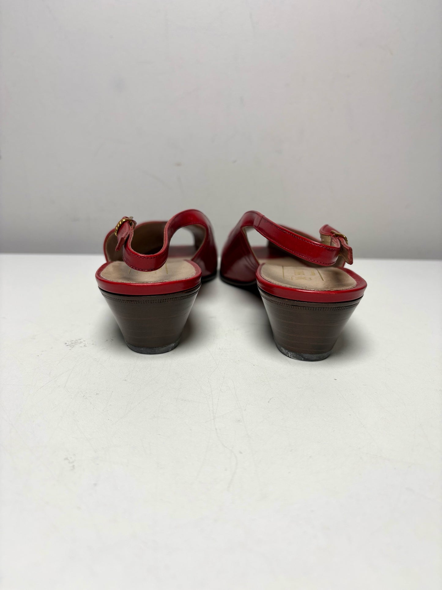 Women Shoe Size 7.5 Bruno Red Leather Vintage Pre-Owned Slingback Peep Toe Heels