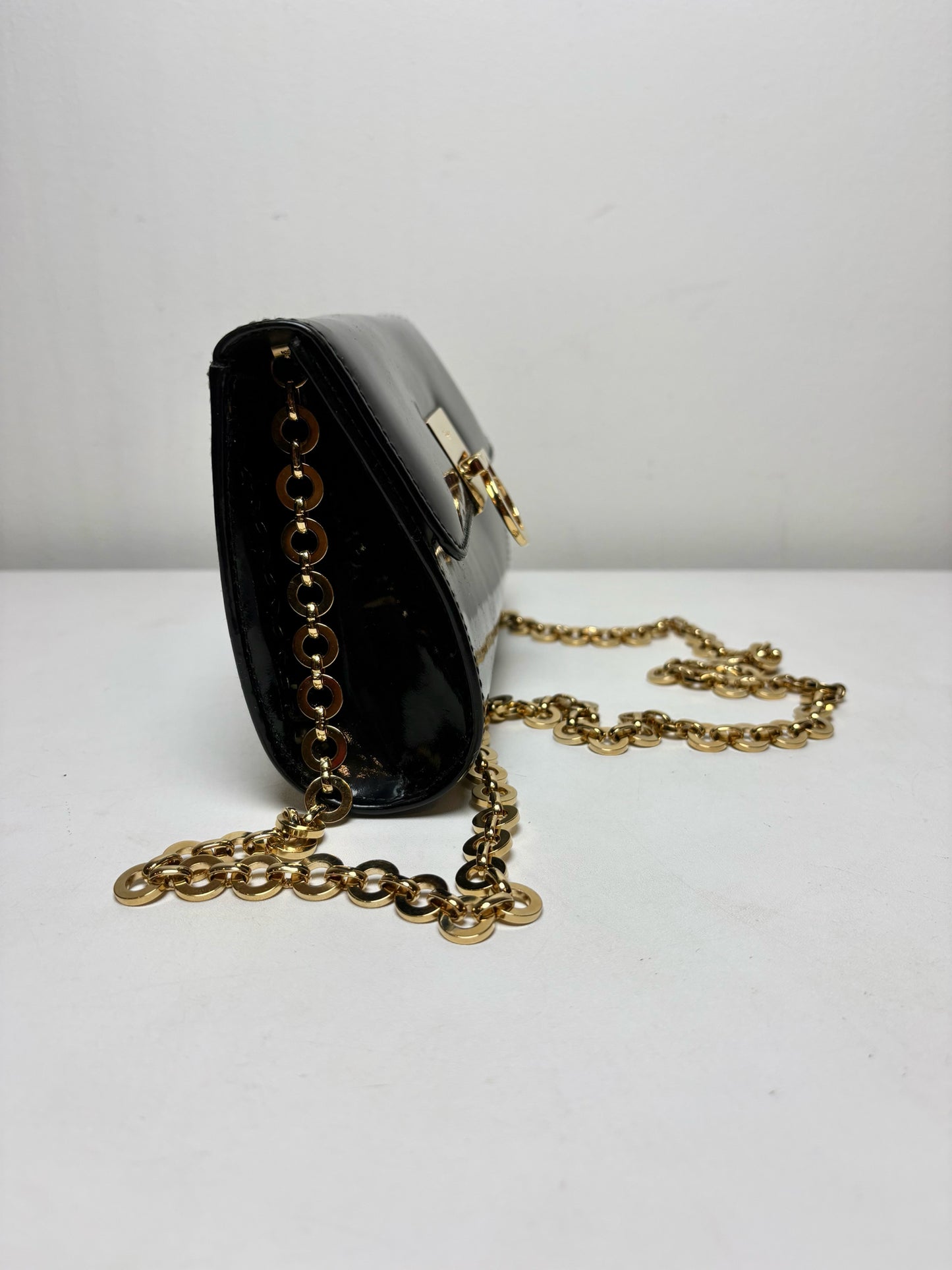 Women's Salvatore Ferragamo Solid Vintage Patent Leather Pre-owned Black Purse