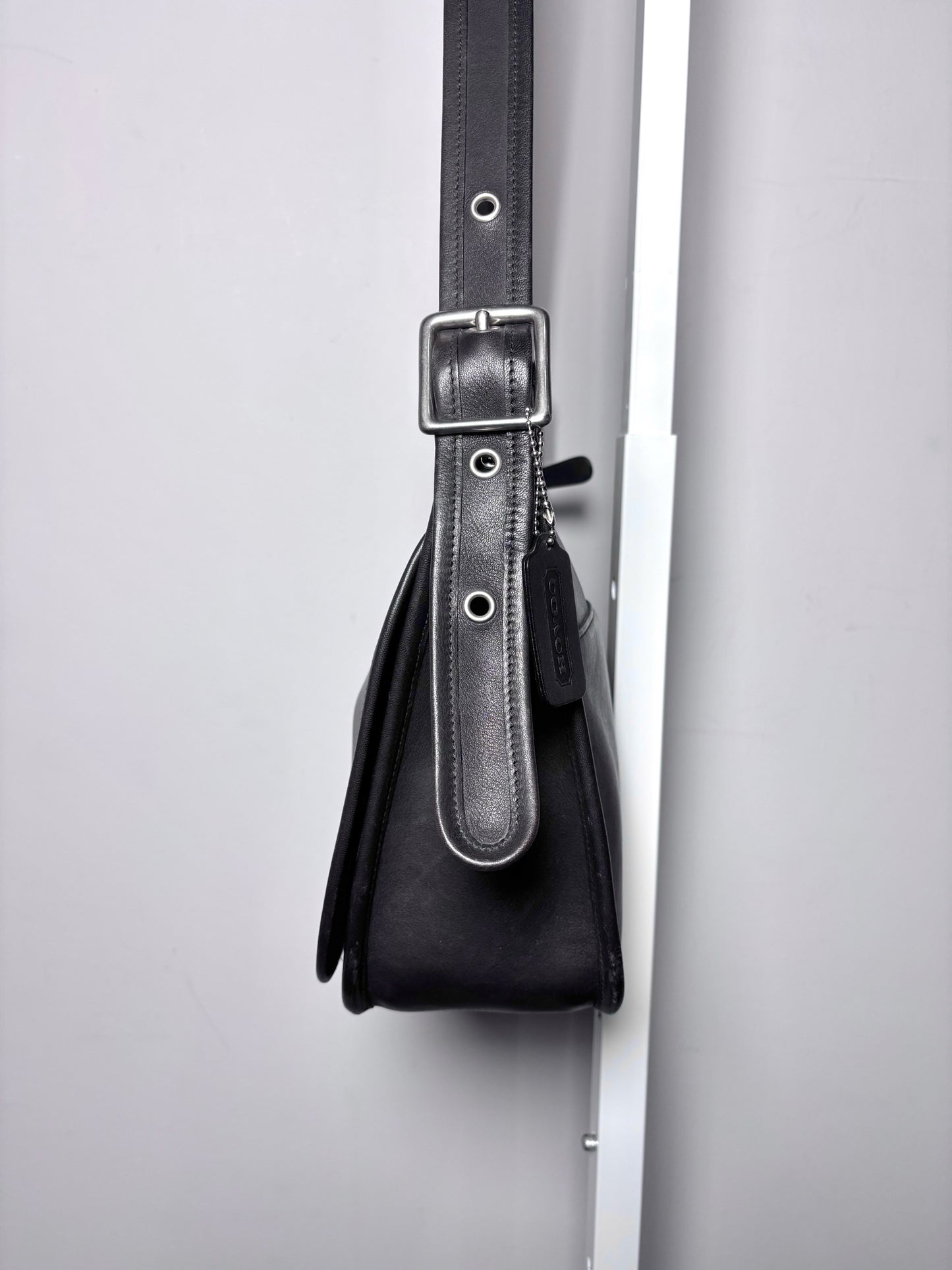 Leather Coach Solid Vintage Leather Pre-owned Black Genuine Leather Medium Purse