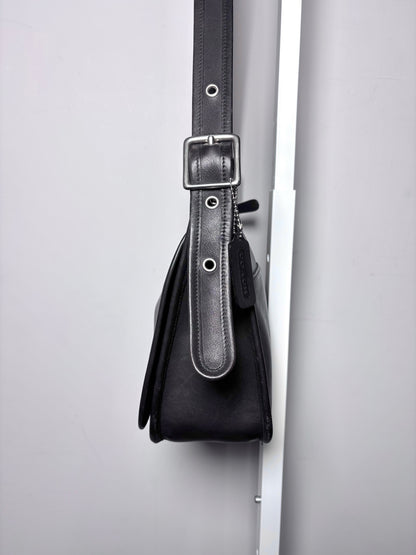 Leather Coach Solid Vintage Leather Pre-owned Black Genuine Leather Medium Purse