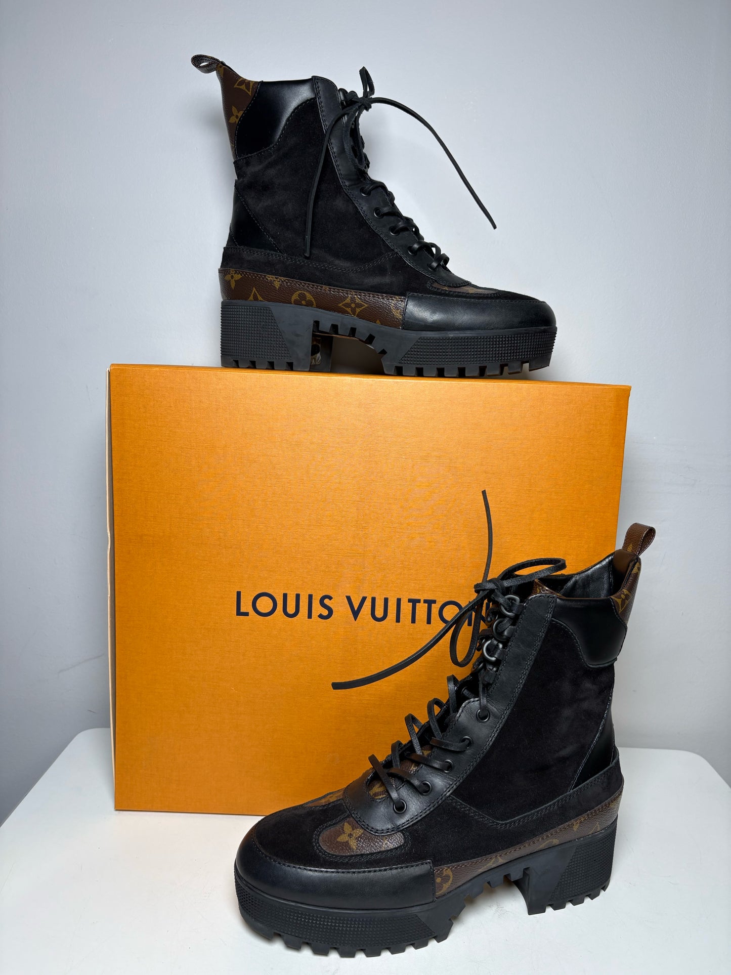 Women's Shoe Size 42 Authentic Louis Vuitton Laureate Black & Brown Leather Suede Pre-Owned Platform Desert Boots
