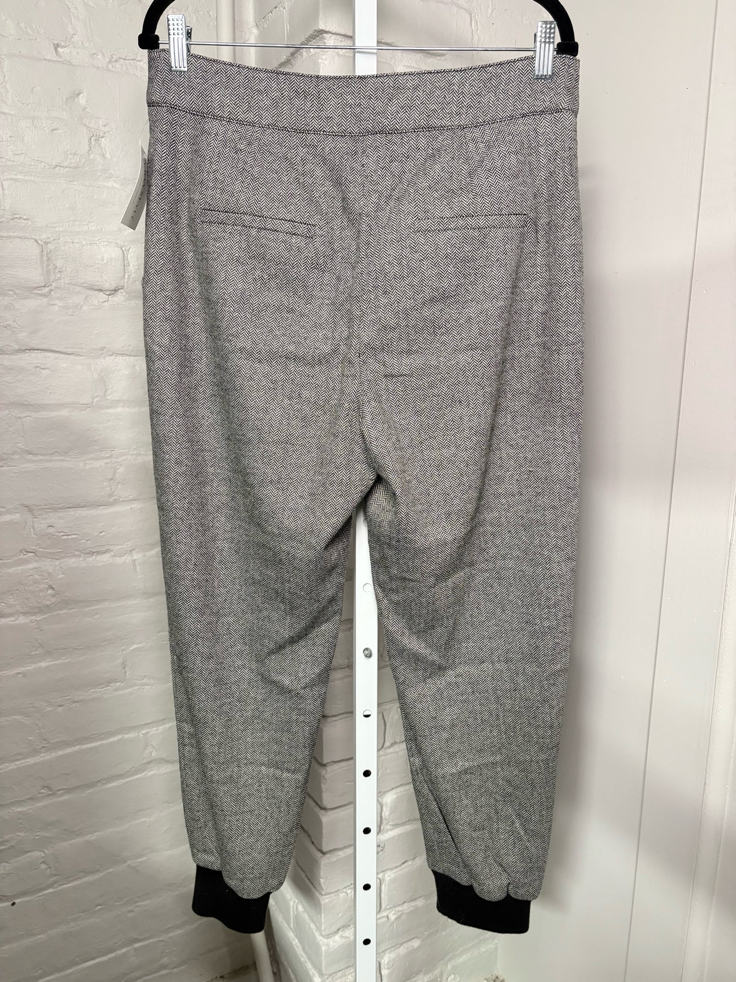 Women Size 12 Veronica Beard Black, White Chevron Jogger Pants