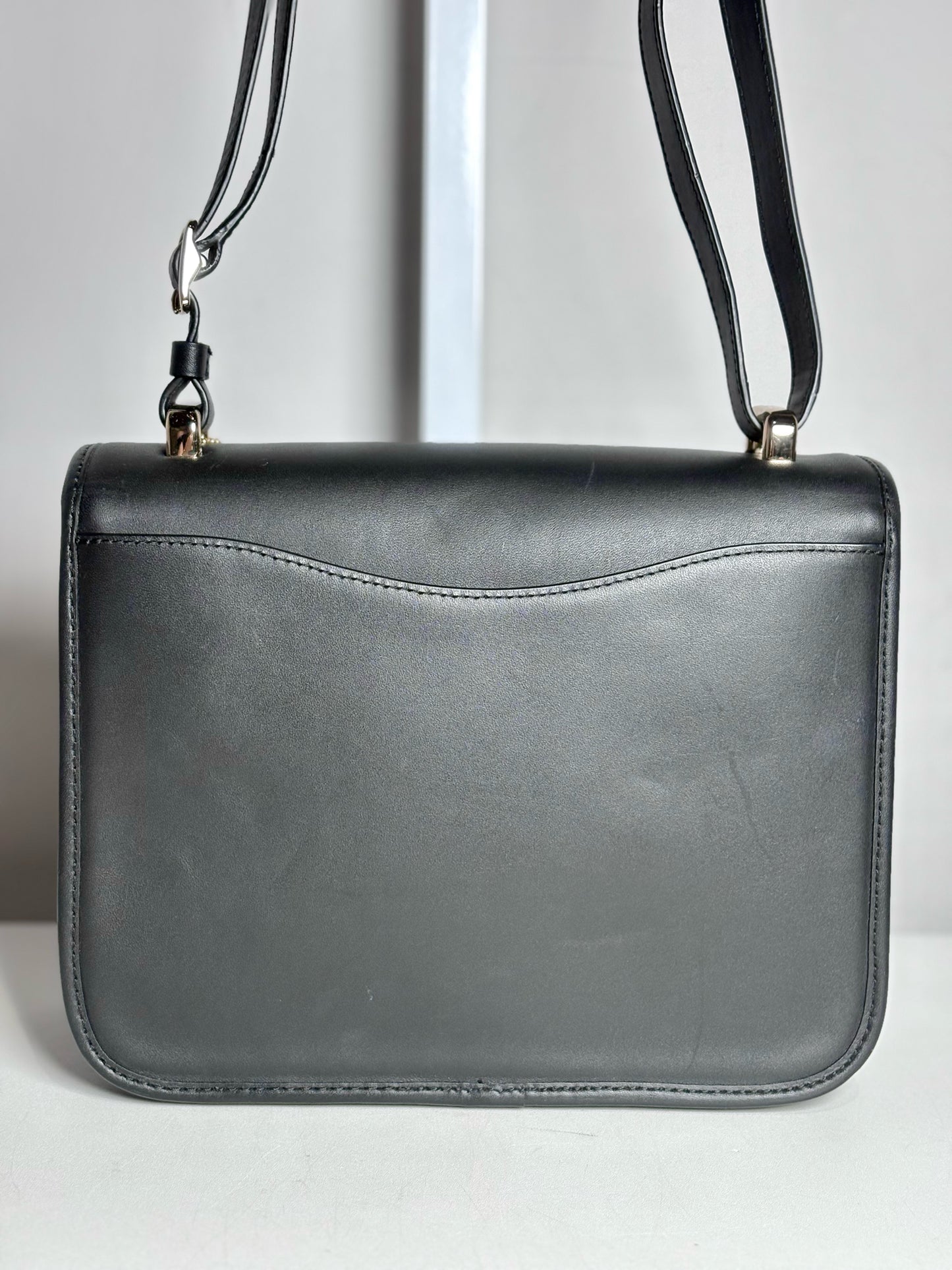 Women's Coach 2016 Page Shoulder Leather Pre-owned Black Bag
