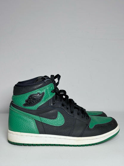W Shoe Size 8 Nike Pine Green, Black Leather Women's Pre-owned Sneakers