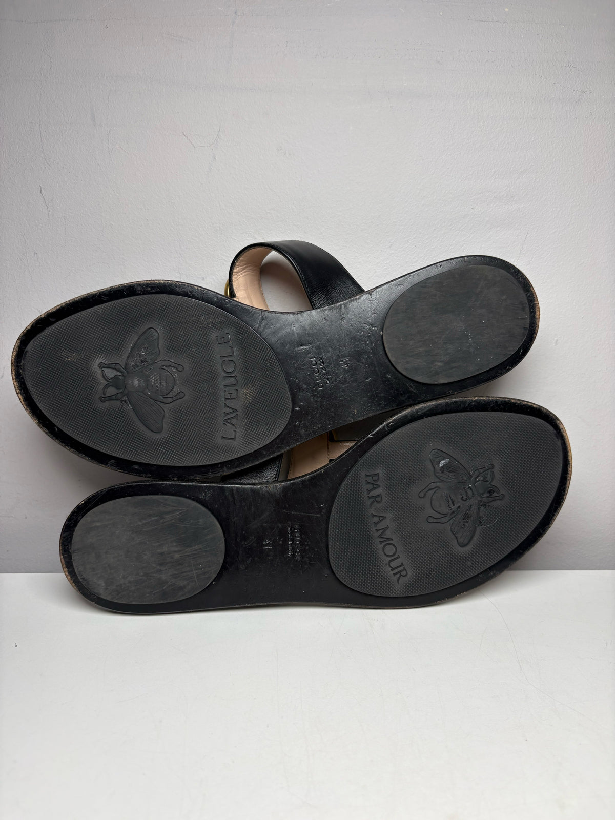 Women's Shoe Size 41 Gucci GG Marmont Black Leather Pre-Owned T-Strap Sandals