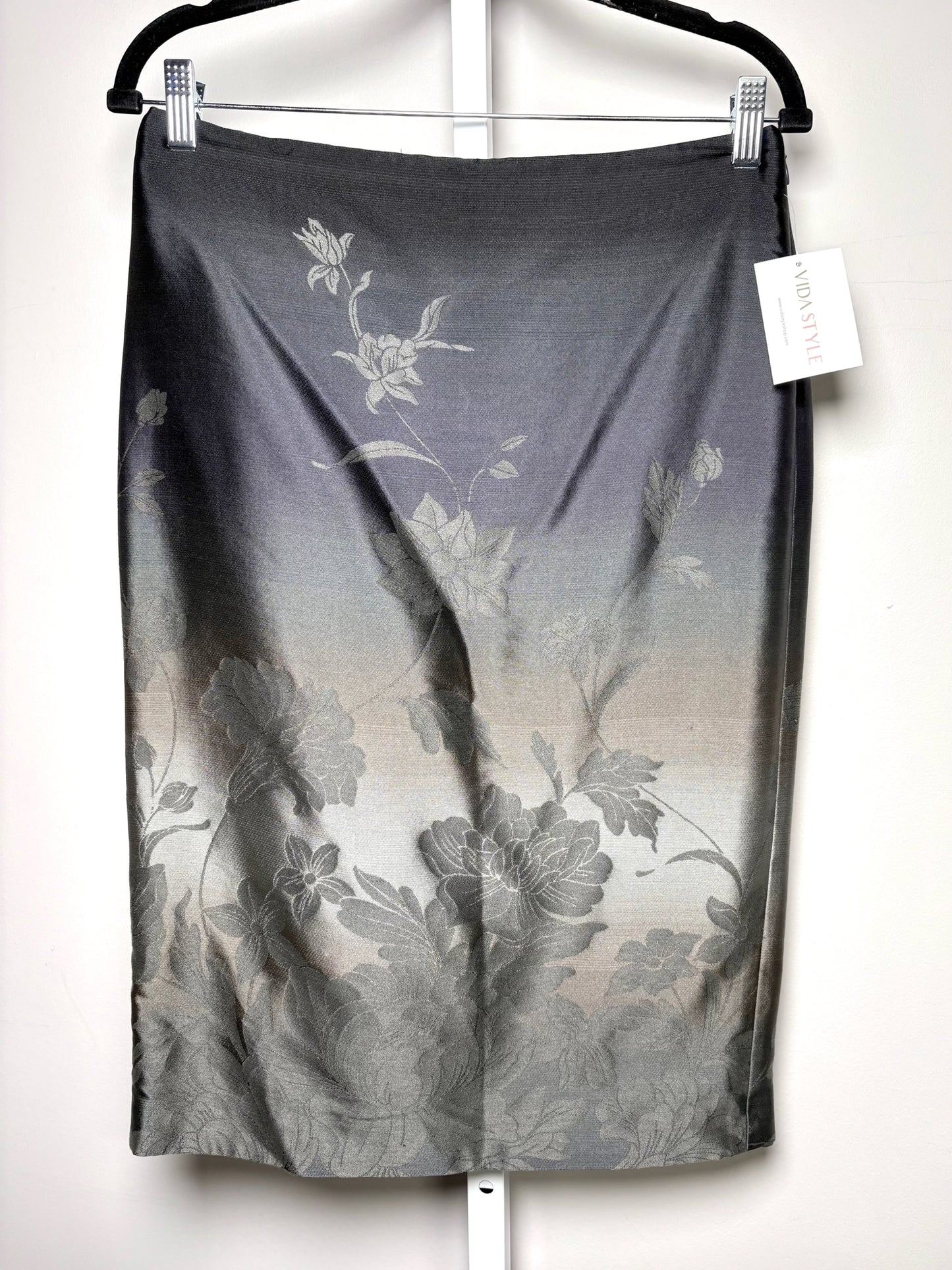 Women Size 6 Ralph Lauren Black Label Gray Ombre' Jacquard Pencil Silk Skirt