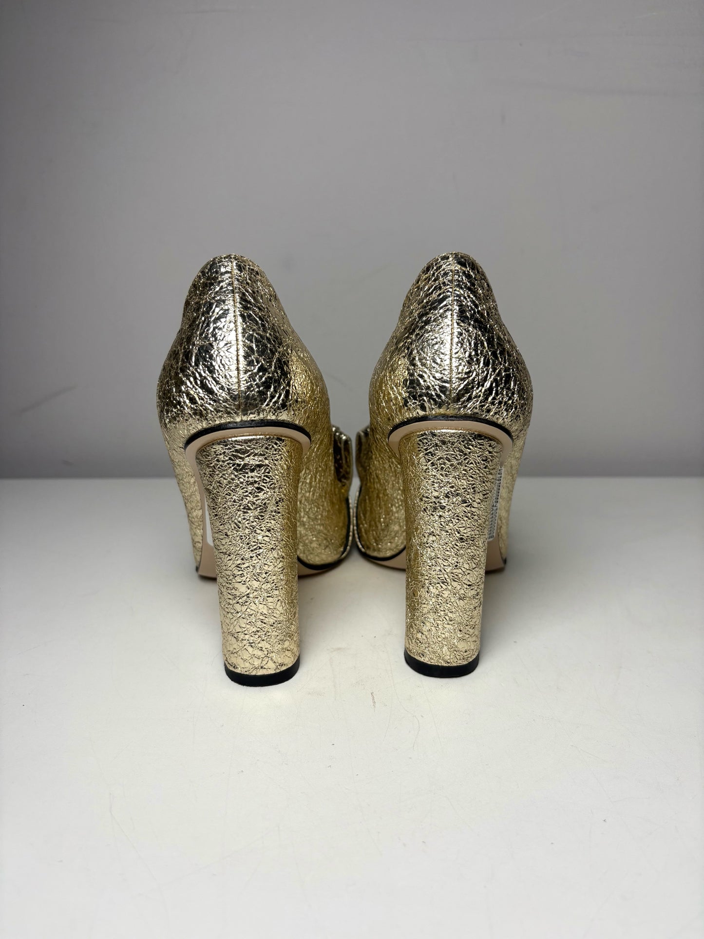 W Shoe Size 36 (5.5/6 US) Gucci Metallic Gold Leather Pre-owned Loafers