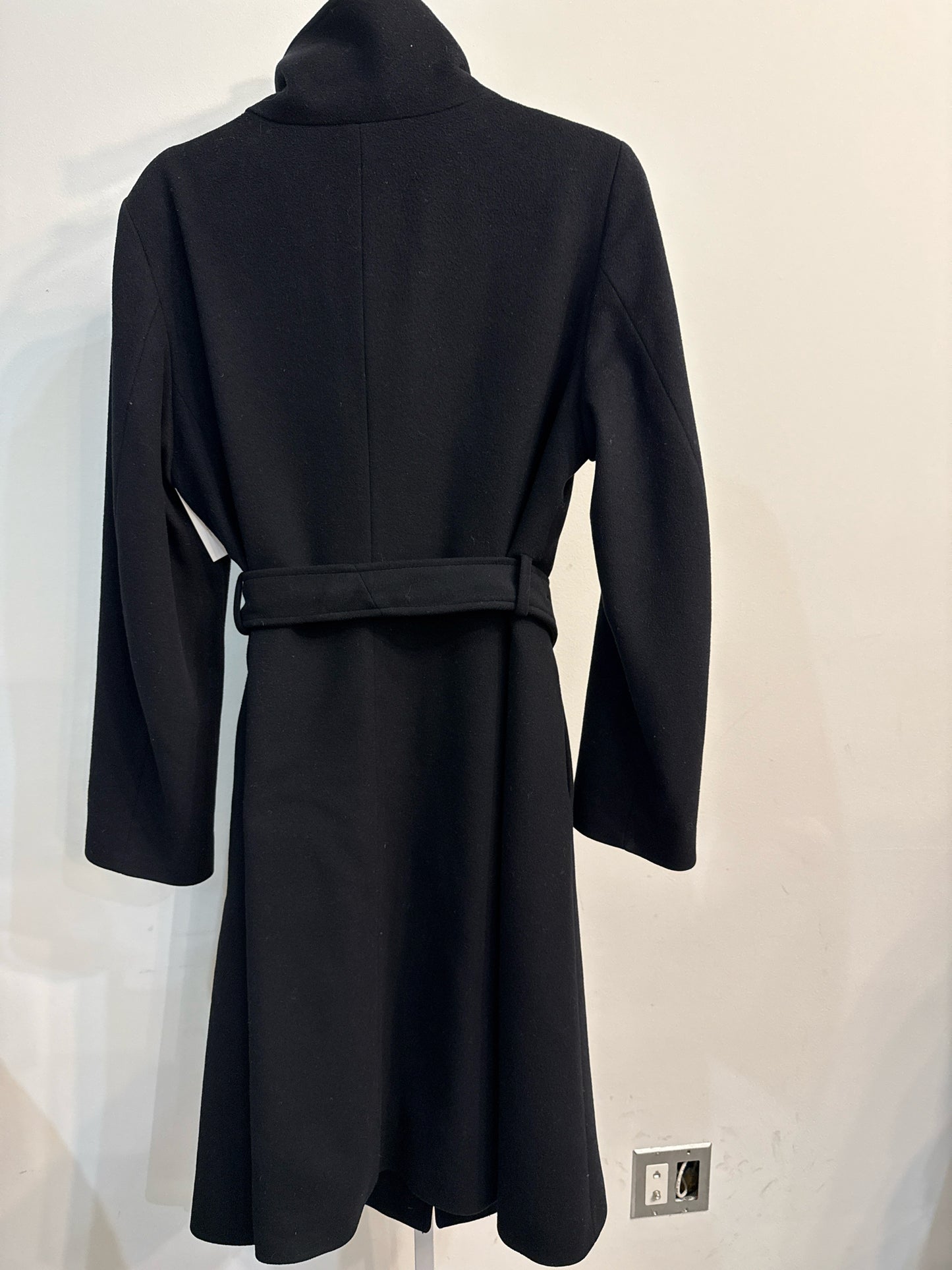 Women Size 10 Burberry Black Solid Wool, Cashmere Belted Coat