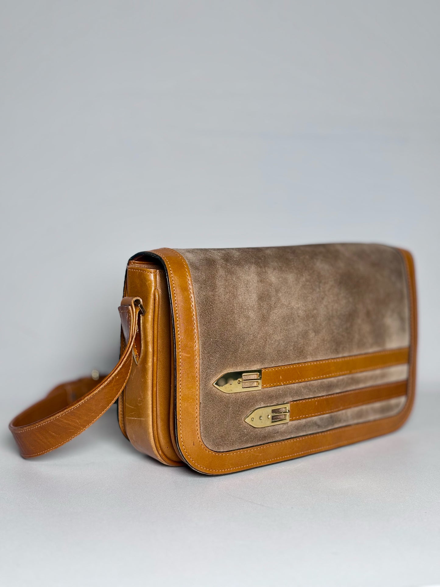 Umberto Italy Vintage Suede, Cowhide Leather Pre-owned Caramel, Beige Purse