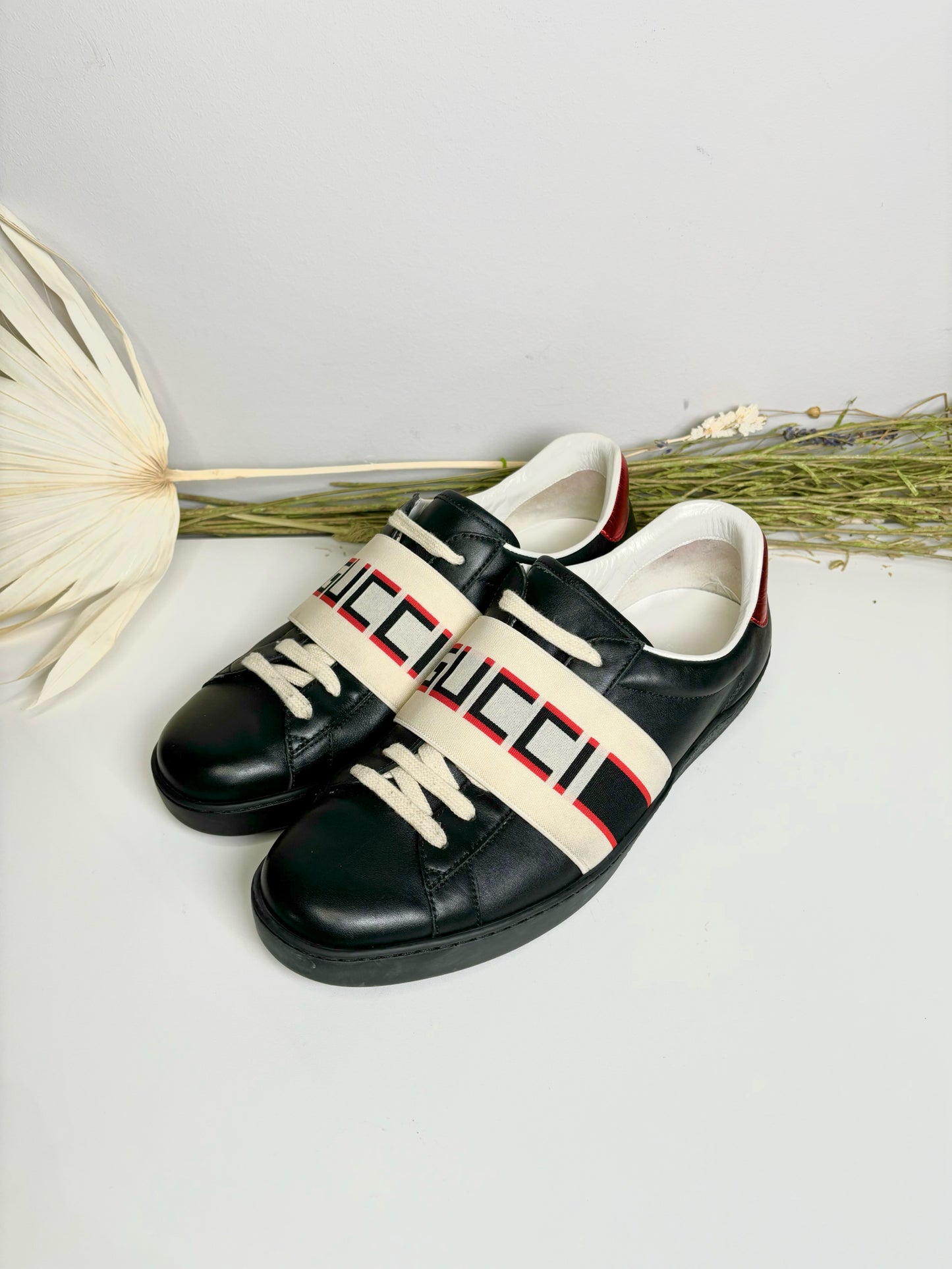 Gucci Black Leather Size 7.5 Men's Shoes