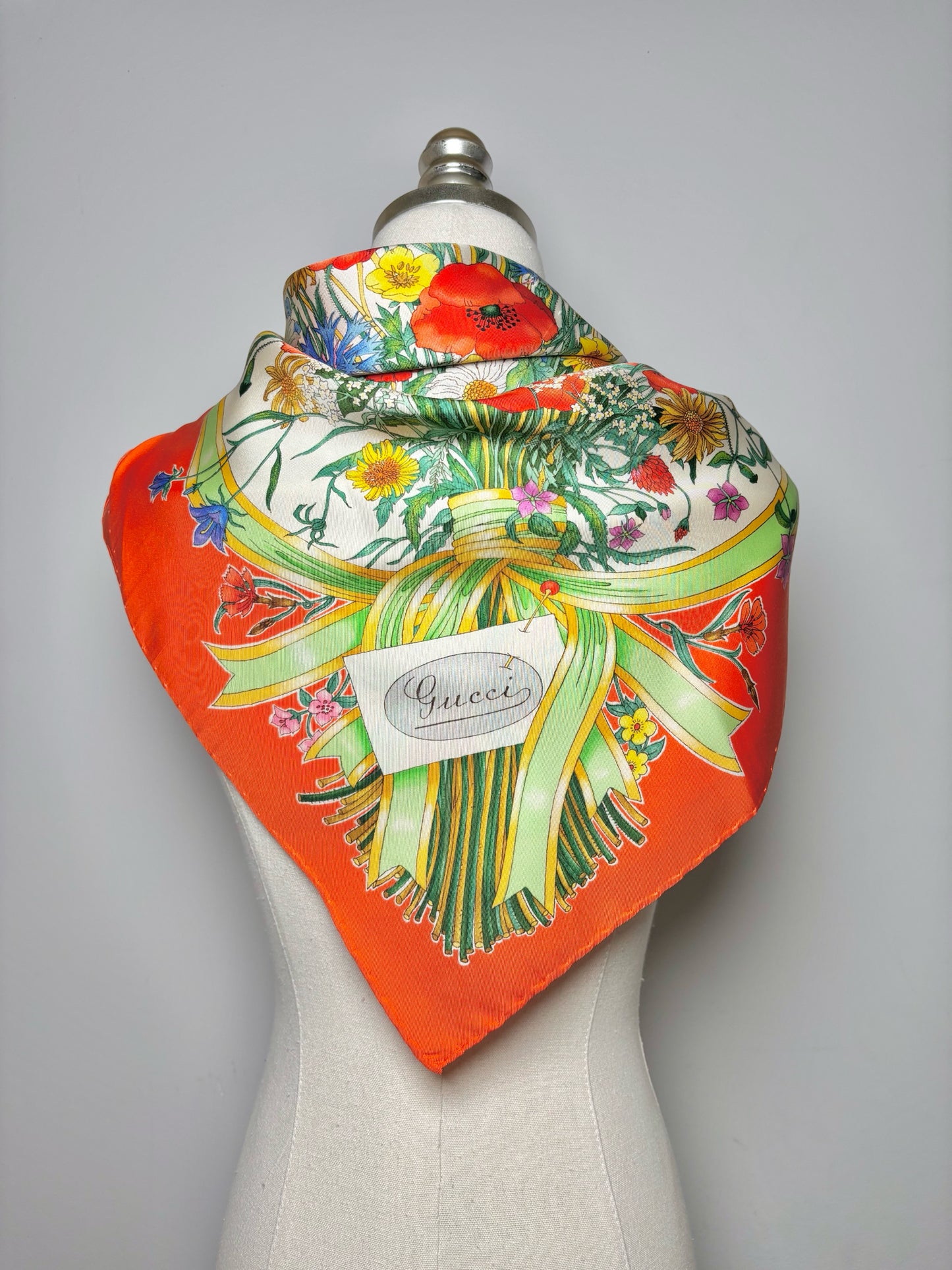 Gucci Floral Printed Hand-rolled 33 x 33 Vintage Silk Scarf