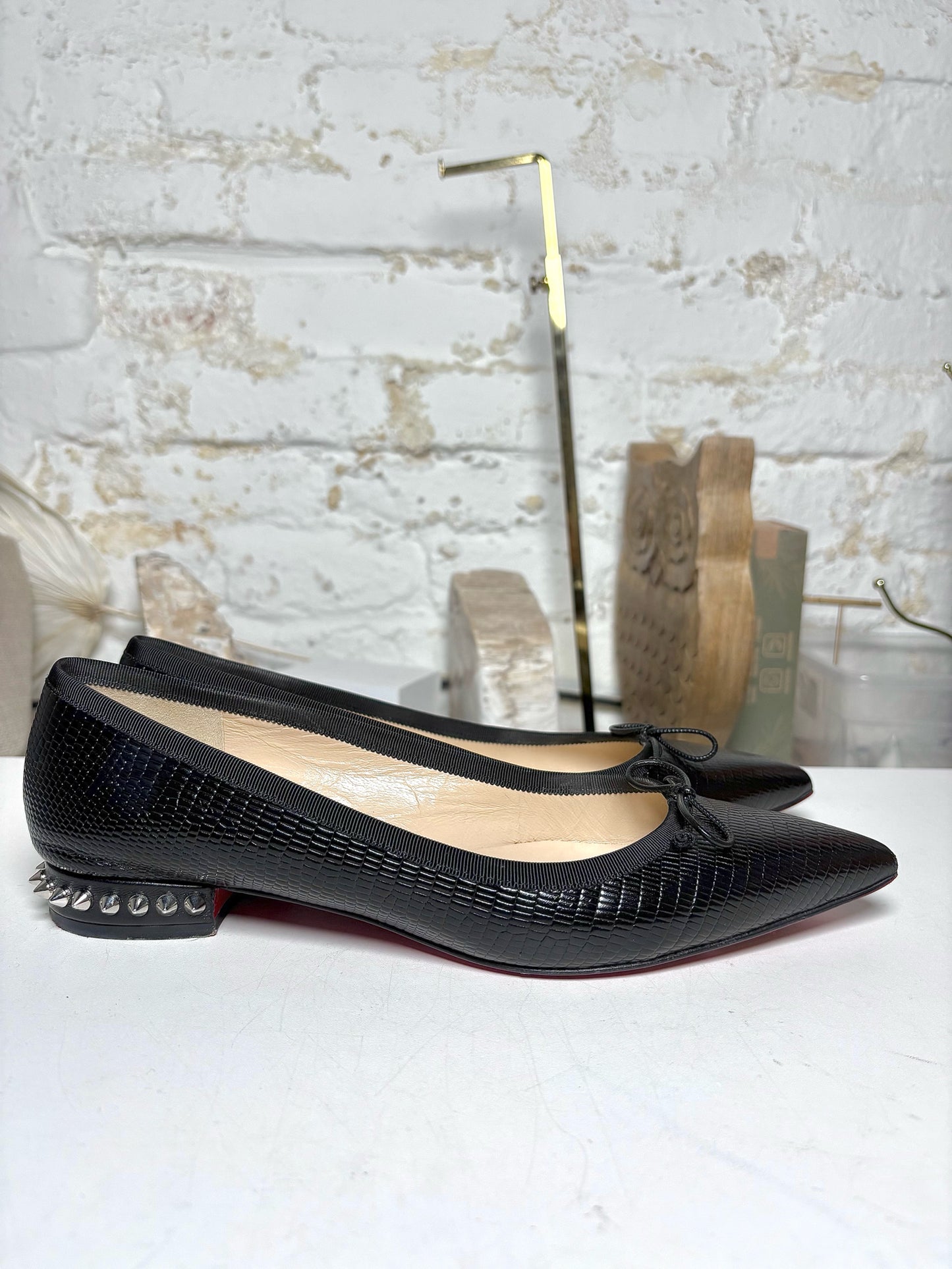 W Shoe Size 38.5 Christian Louboutin Black Leather Calf Pre-owned Flats