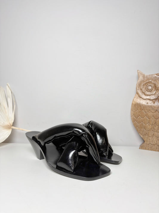 W Shoe Size 36 (5.5/6 US) Lemaire Black Leather Patent NWT Sandals