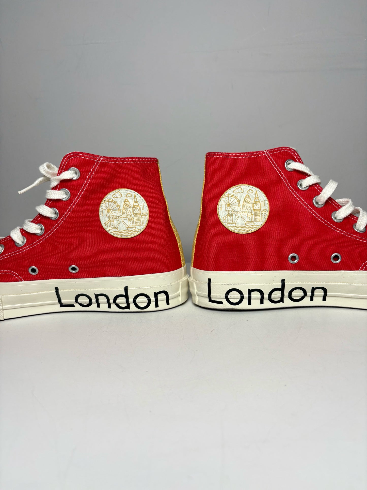 W Shoe Size 9.5 Converse Chuck Taylor Red Canvas Pre-owned, NWOT Sneakers