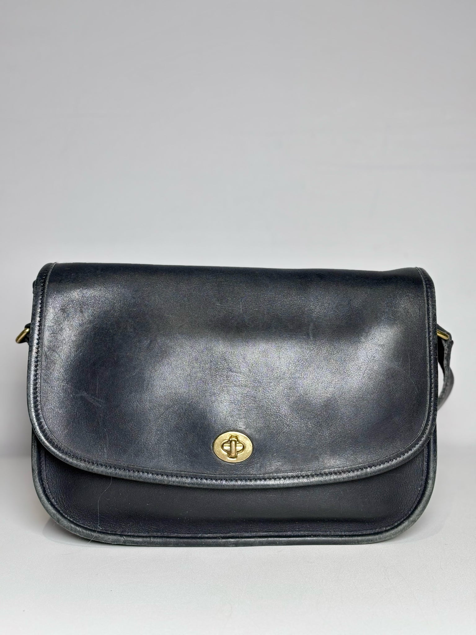 Coach Solid Vintage Leather Pre-owned Black Genuine Leather Small