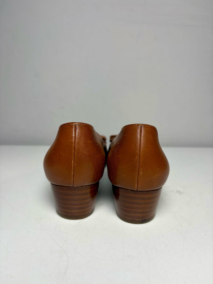 Women's Shoe Size 7 Salvatore Ferragamo Vara Caramel Leather Pre-Owned Pumps Heels