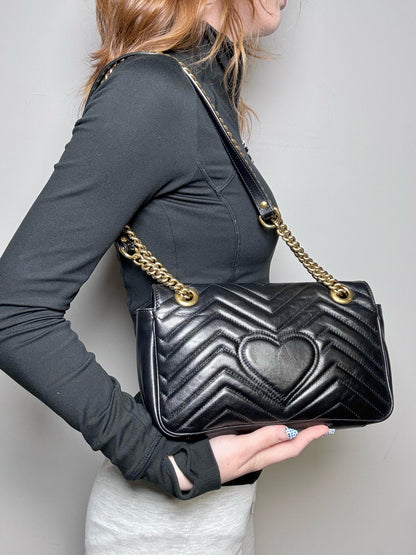 Gucci GG Marmont Flap Quilted Medium Leather Pre-owned Black Lambskin Purse