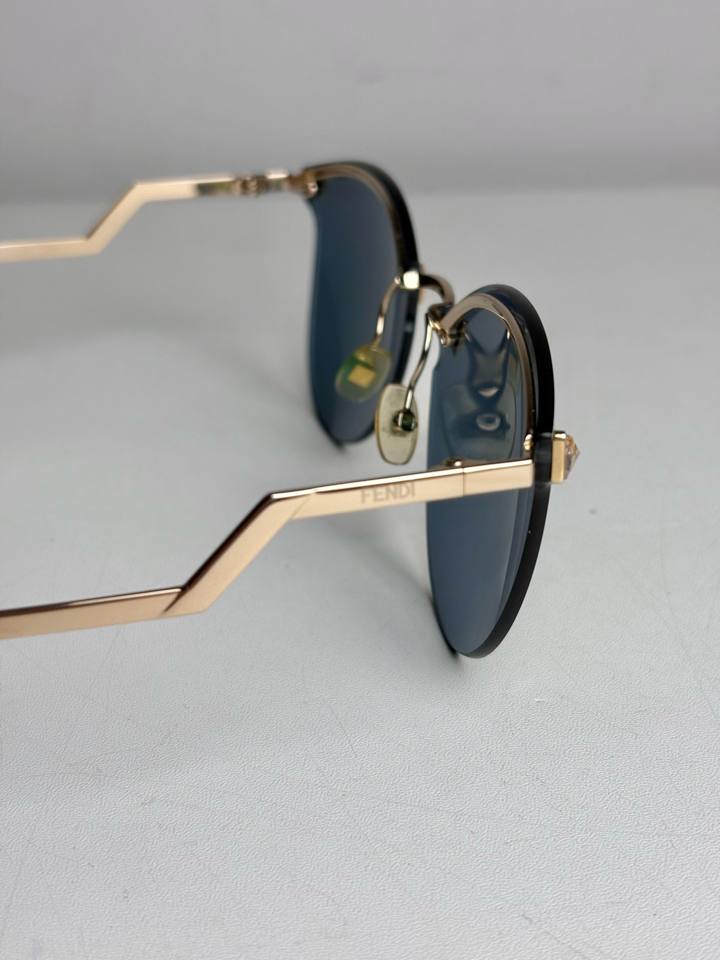 Fendi 0040/S Frameless Zig Zag Temples Women's Pre-owned Gold Metal Sunglasses