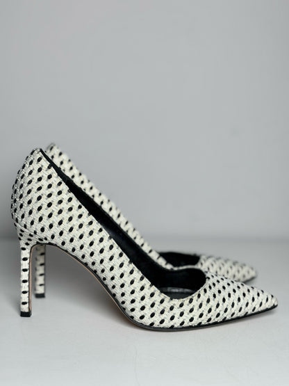 W Shoe Size 38 Manolo Blahnik Off-white, Black Dots Embroidery Pre-owned Heels