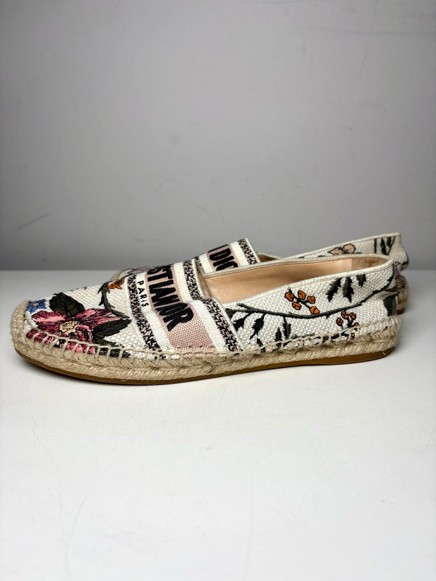W Shoe Size 38.5 (8 US) Christian Dior Cream Cotton Pre-owned Slip-ons