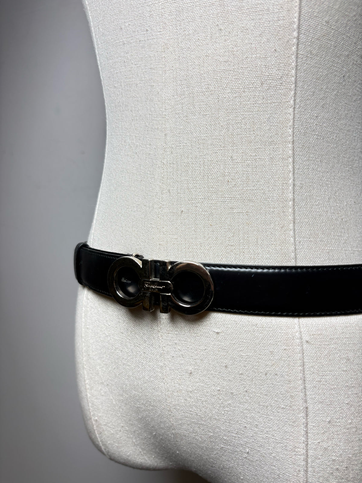 Women's Authentic Salvatore Ferragamo Gancini Black Leather Silver-Tone Buckle Pre-Owned Belt