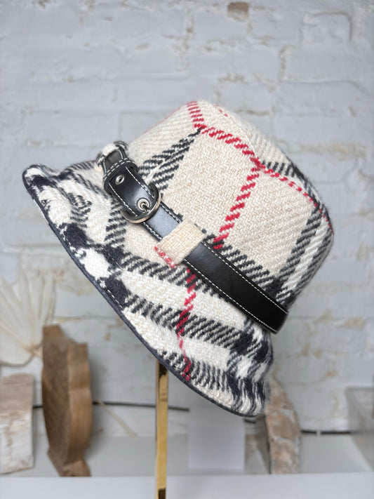 Wool Burberry Pre-owned Cream, Black & Red Hat