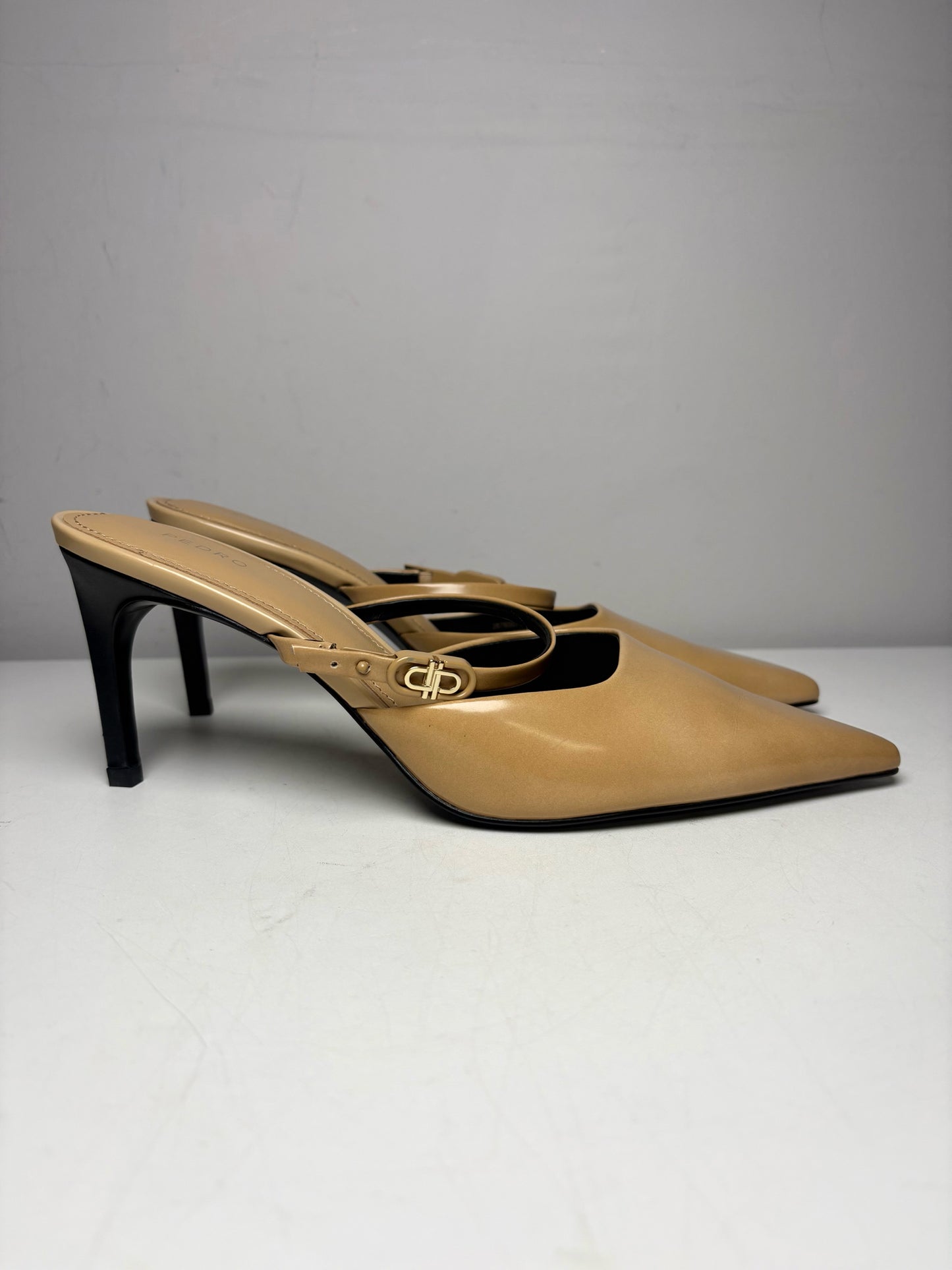 Women's Shoe Size 40 PEDRO Camel Leather NWT Pre-Owned Slip-On Mule Pumps