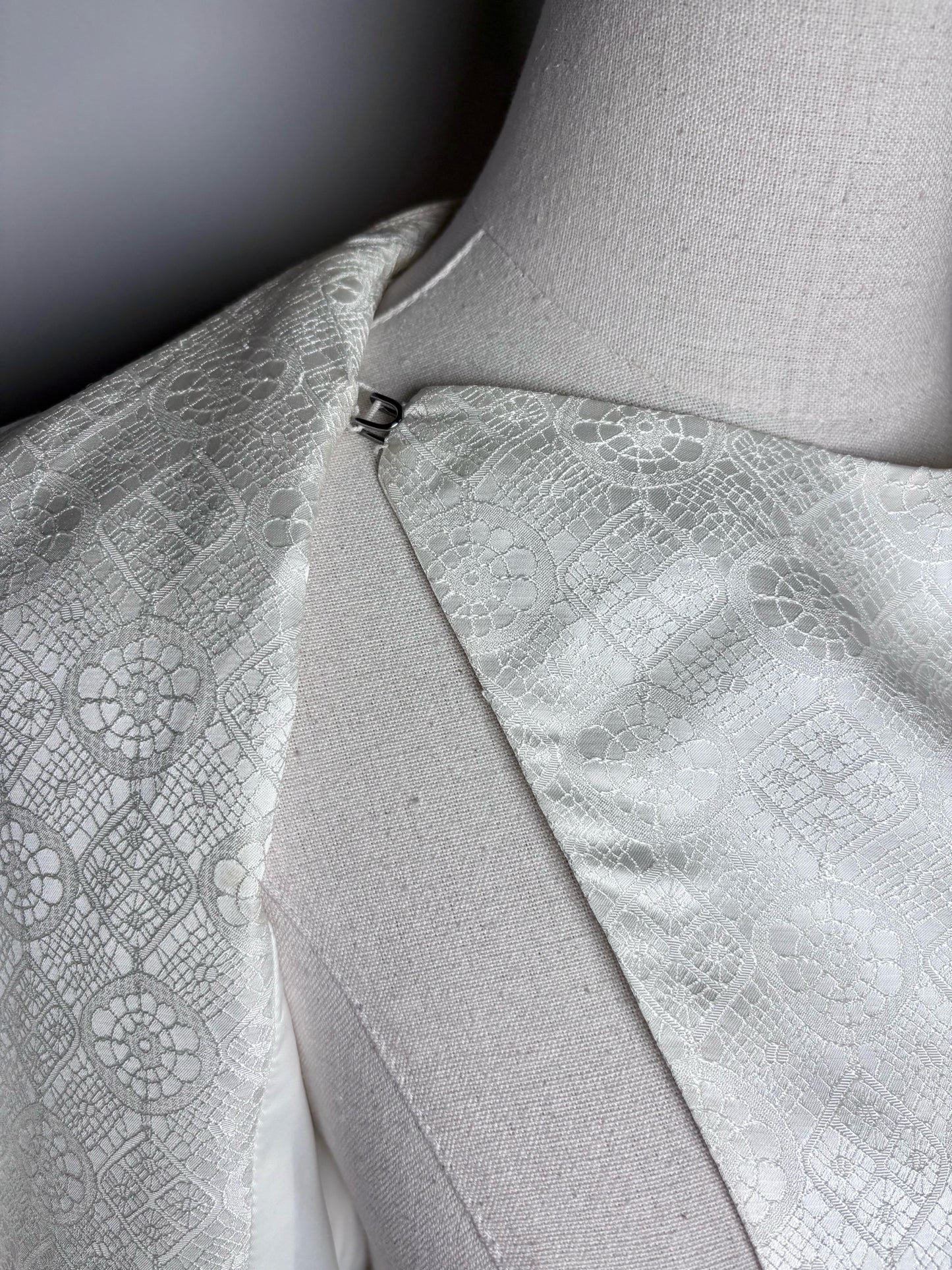 Women Size 6 Helmut Lang Off White Jacquard Asymmetric Hem Jacket