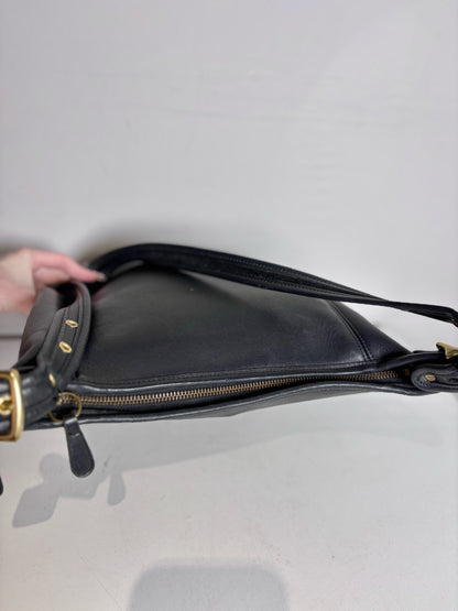 Coach Solid Vintage Leather Pre-owned Black Leather Medium Purse