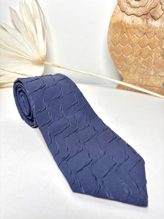 Issey Miyake Navy Polyester Solid & Textured Men's Tie - VIDA STYLE SHOP