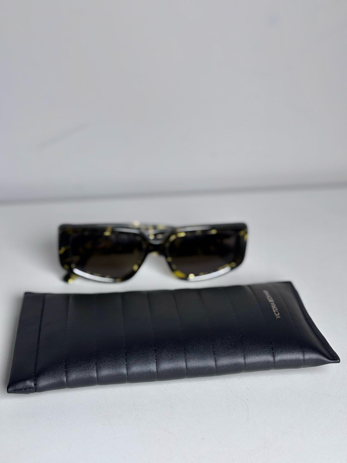 Victoria Beckham Women's Pre-owned Tortoishell Acetate Sunglasses