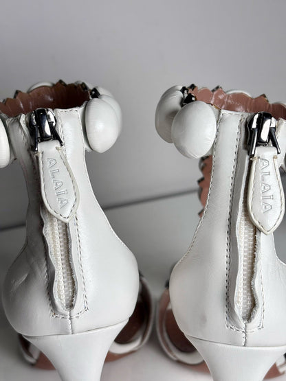 White W Shoe Size 38 (8 US) Alaia La Bombe White Leather Women's Pre-owned Heels