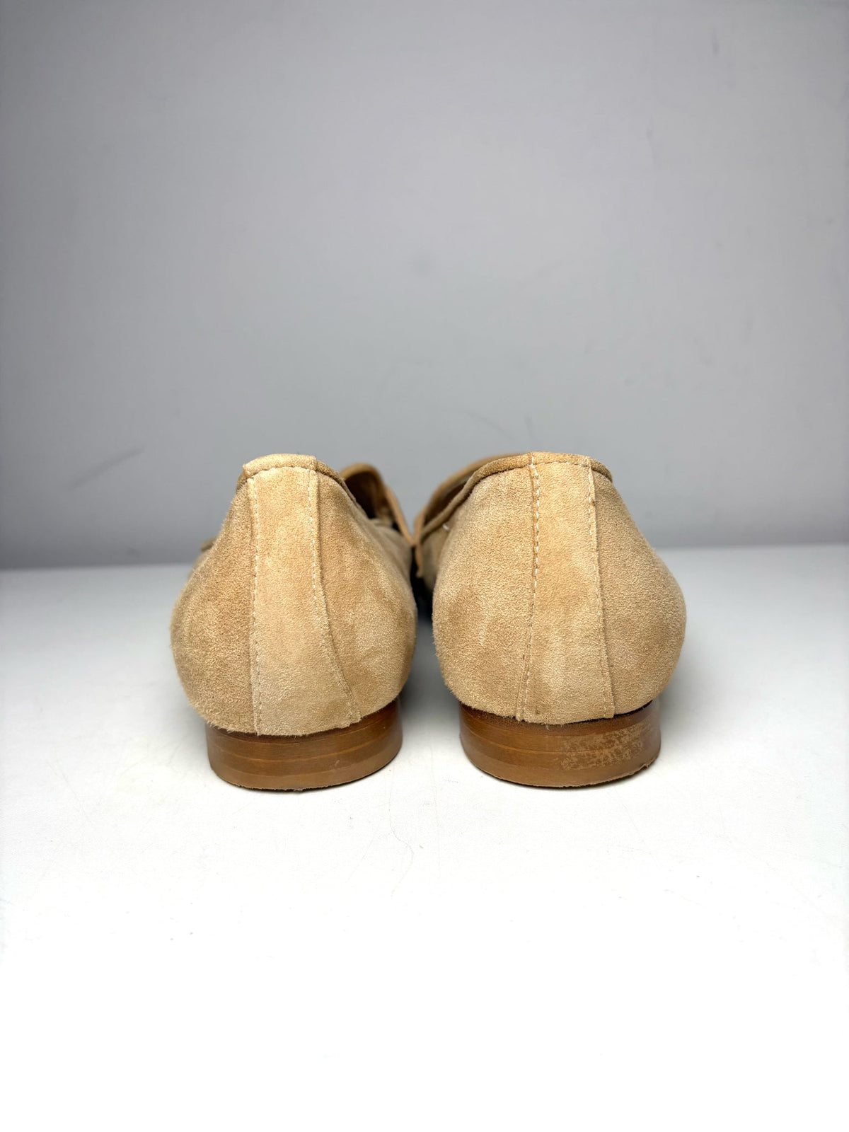 Beige W Shoe Size 39.5 Clorinda Antinor The Filippai Beige Suede Pre-owned Sandals